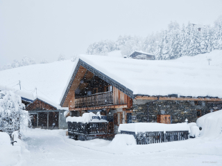 Charmante ferme rénovée avec jacuzzi, terrasse et balcon
